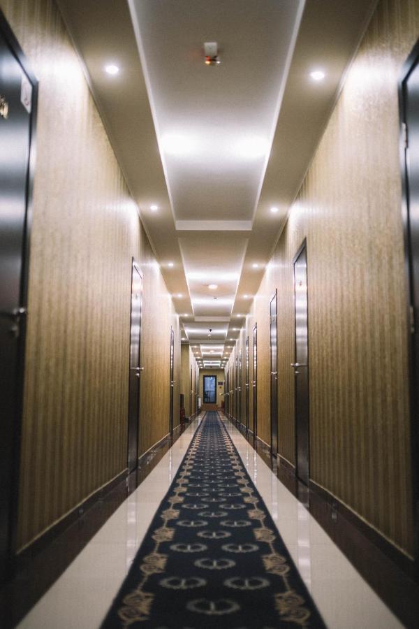 Iris Hotel Chisinau Ngoại thất bức ảnh