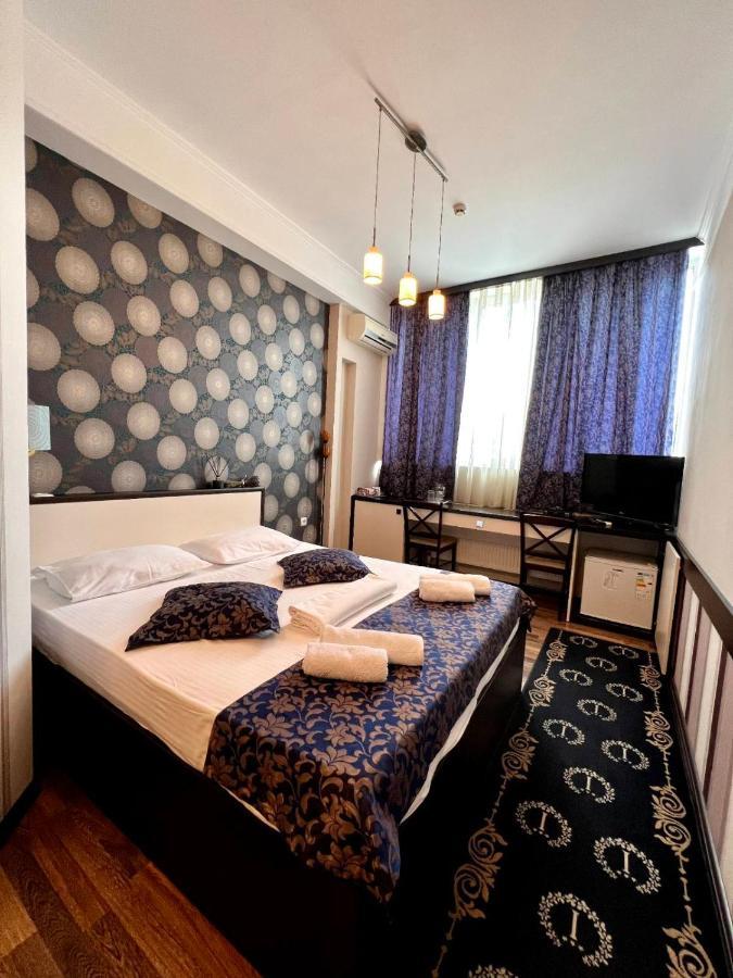 Iris Hotel Chisinau Ngoại thất bức ảnh
