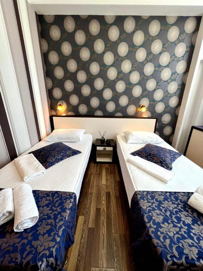 Iris Hotel Chisinau Ngoại thất bức ảnh