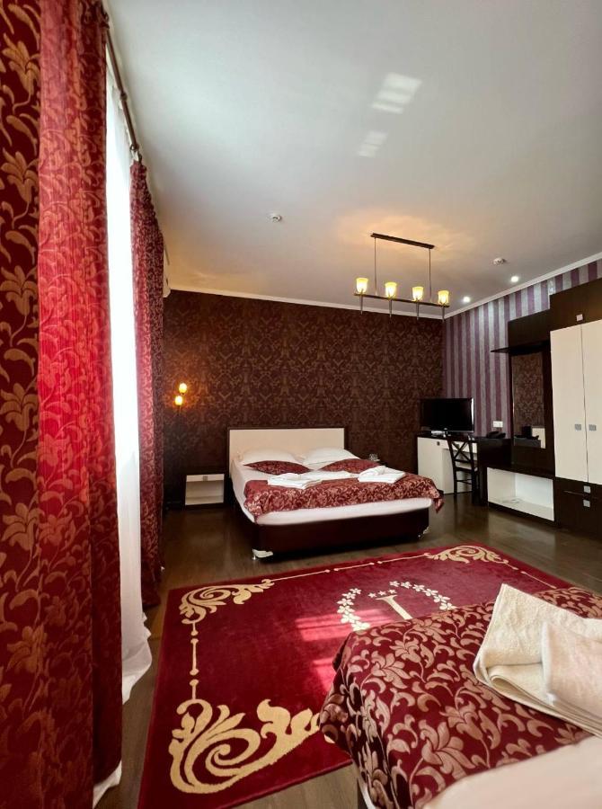 Iris Hotel Chisinau Ngoại thất bức ảnh