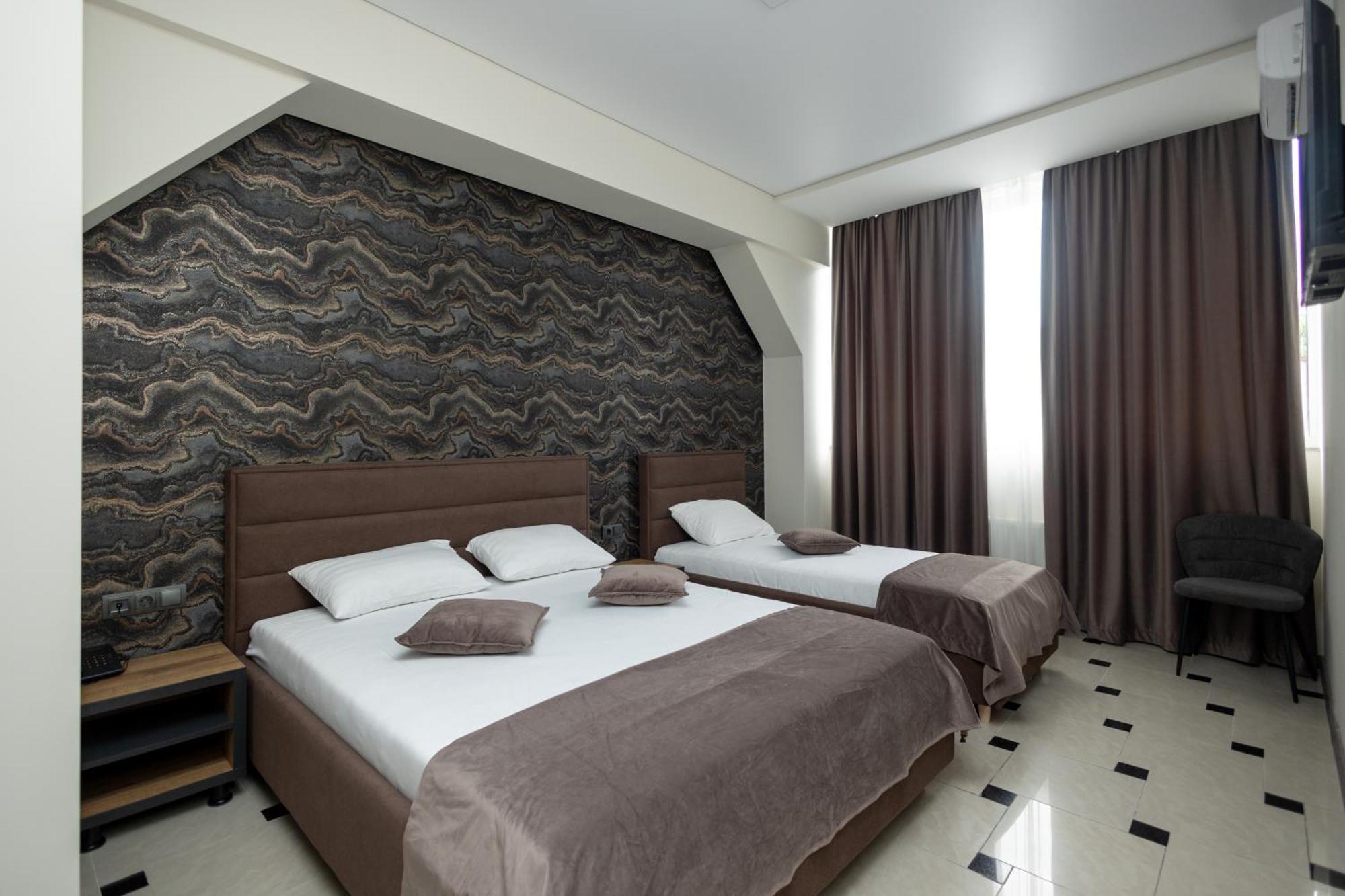 Iris Hotel Chisinau Ngoại thất bức ảnh