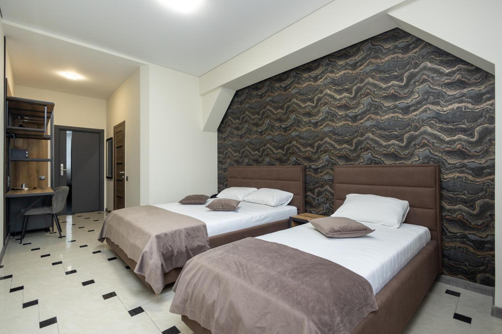 Iris Hotel Chisinau Ngoại thất bức ảnh