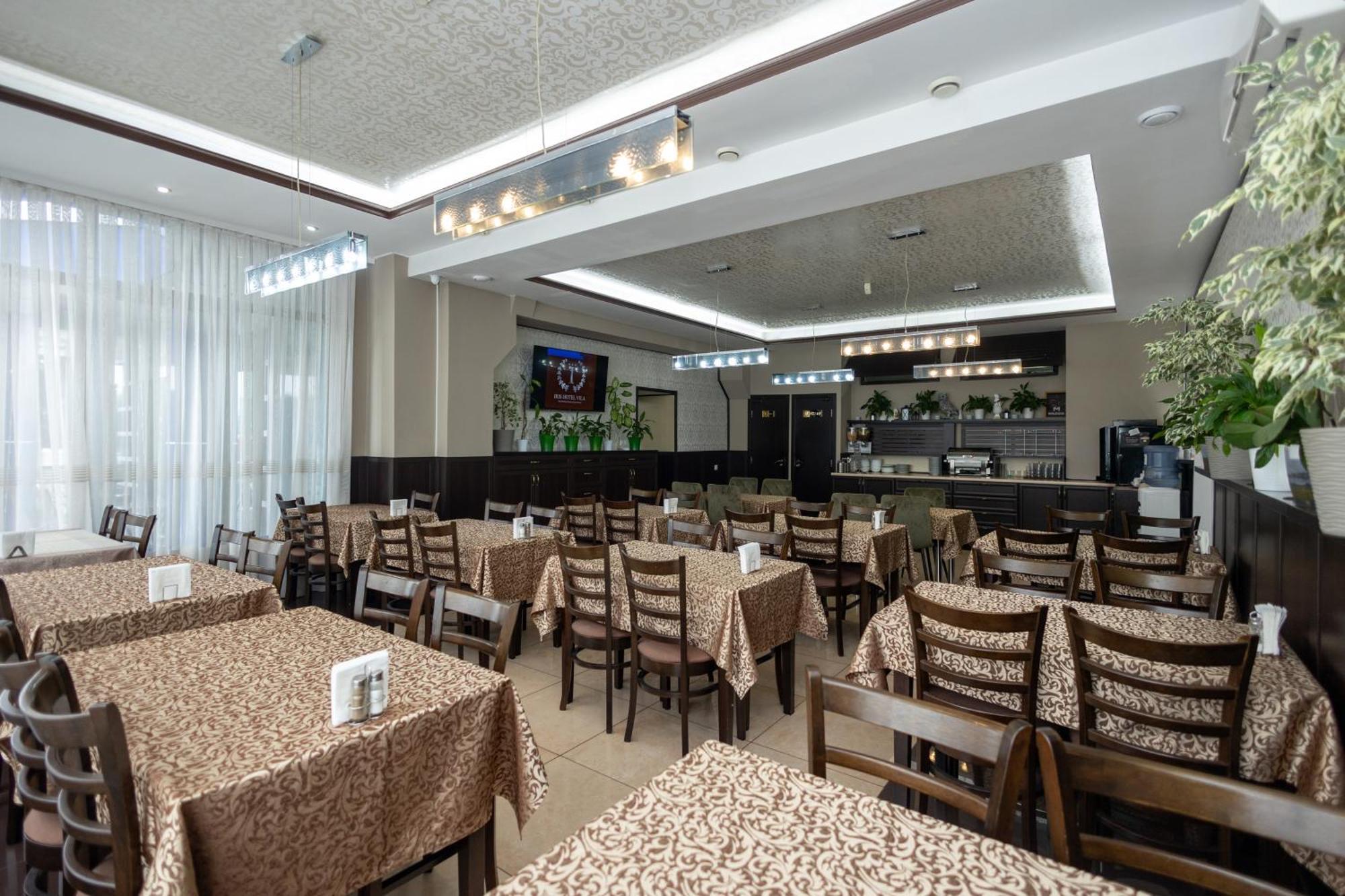 Iris Hotel Chisinau Ngoại thất bức ảnh