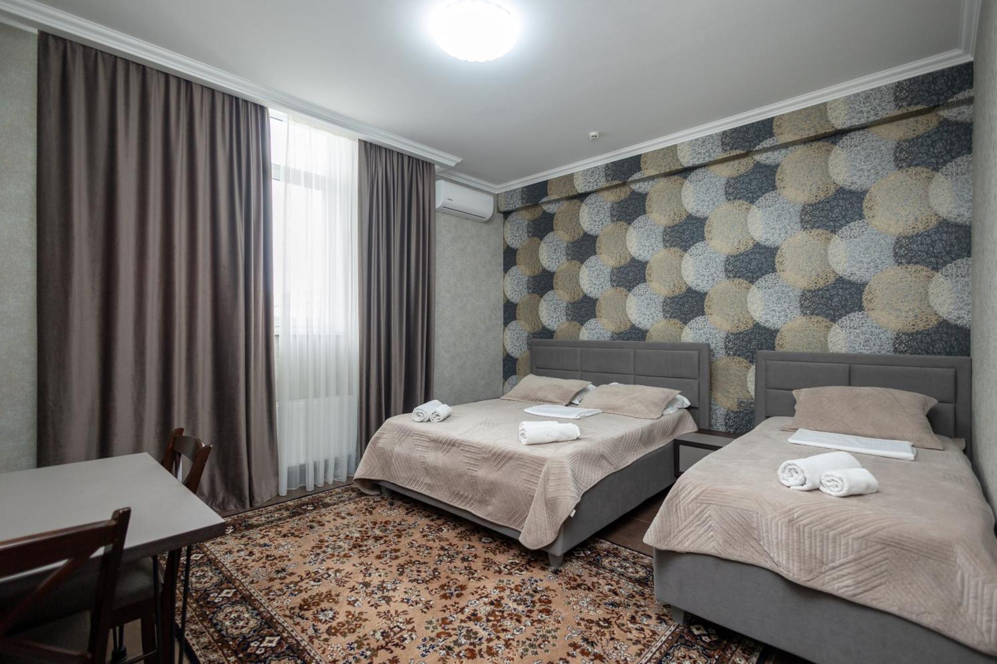 Iris Hotel Chisinau Ngoại thất bức ảnh