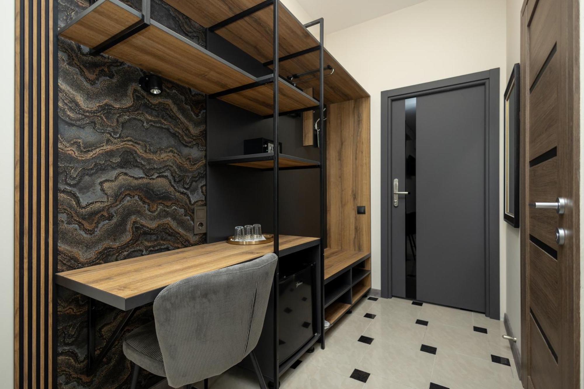 Iris Hotel Chisinau Ngoại thất bức ảnh