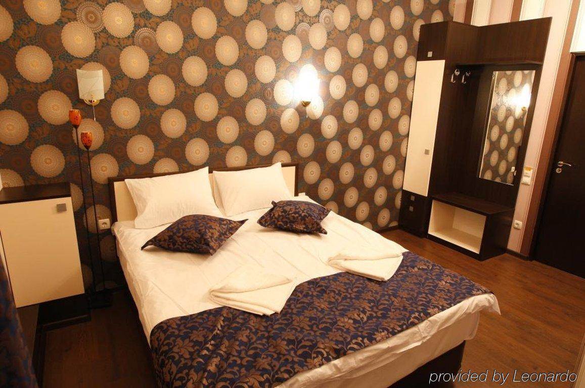 Iris Hotel Chisinau Ngoại thất bức ảnh