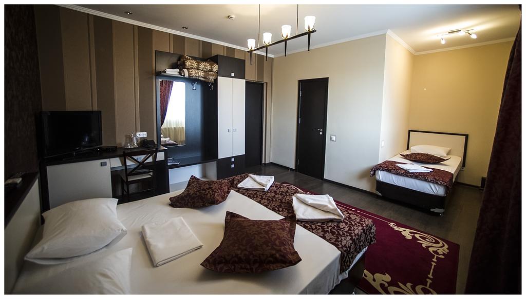 Iris Hotel Chisinau Ngoại thất bức ảnh