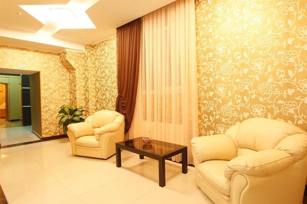 Iris Hotel Chisinau Ngoại thất bức ảnh